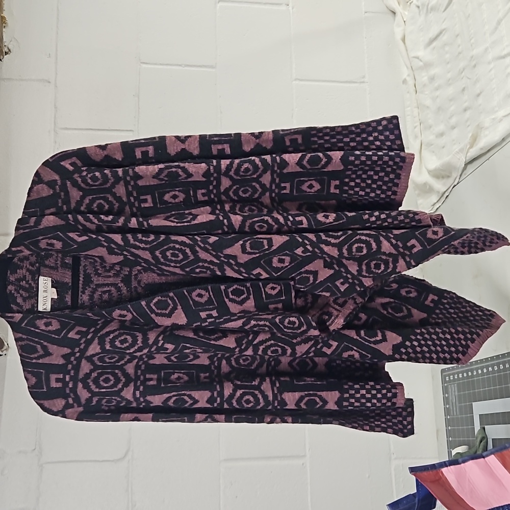 Knox Rose Cardigan Trippy Pattern Mauve and Blue